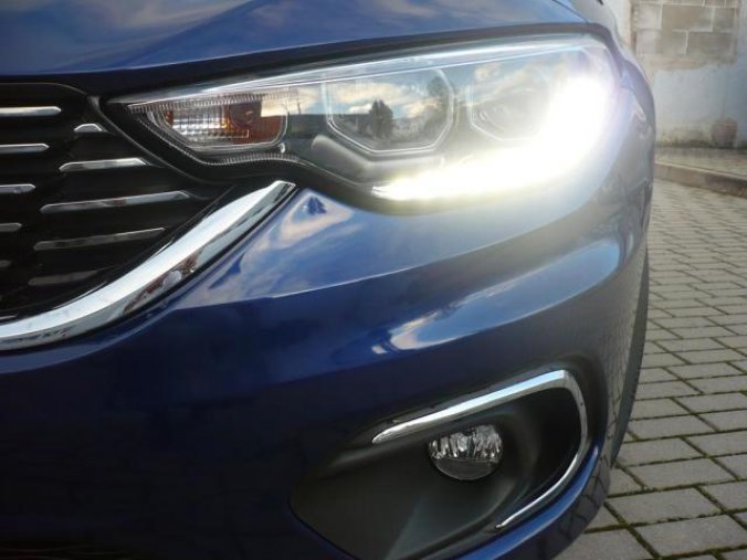 Fiat Tipo, SW 1.4 95k Mirror, barva modrá