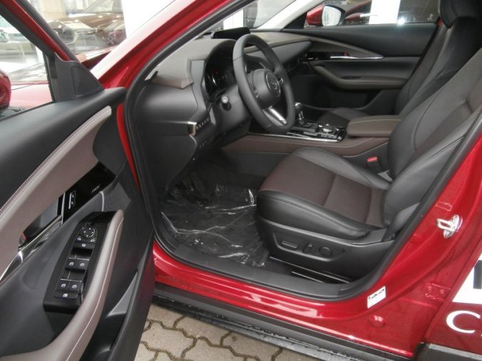 Mazda CX-30, 2,0i 122 PS, barva červená