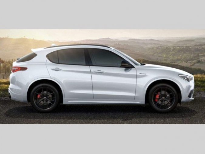 Alfa Romeo Stelvio, 2.0 Turbo 280k Q4 VELOCE, barva bílá