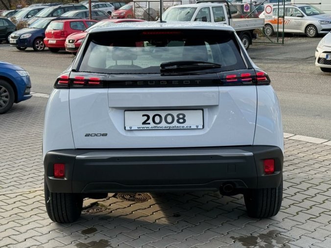 Peugeot 2008, Peugeot 2008 STYLE - IHNED K ODBĚRU, barva bílá