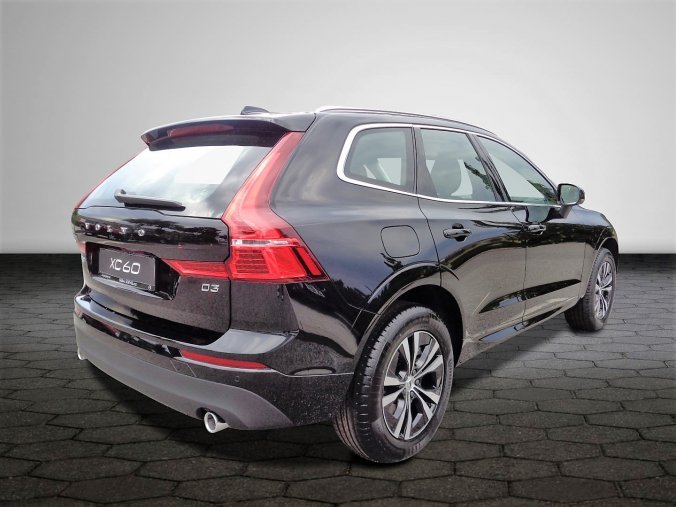 Volvo XC60, D3 2.0L 150 HP MOMENTUM PRO MT6 FWD, barva černá