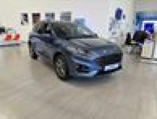 Ford Kuga, 2.0 EcoBlue, barva modrá