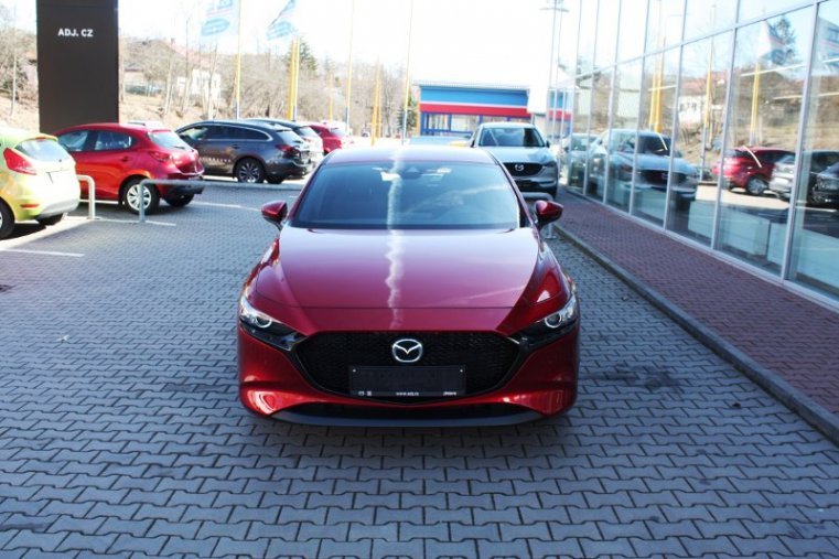 Mazda 3, SKYACTIV-G, barva červená