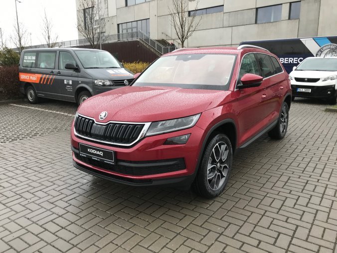 Škoda Kodiaq, 2,0 TSI 140 kW 7-stup. automat. 4x4, barva červená