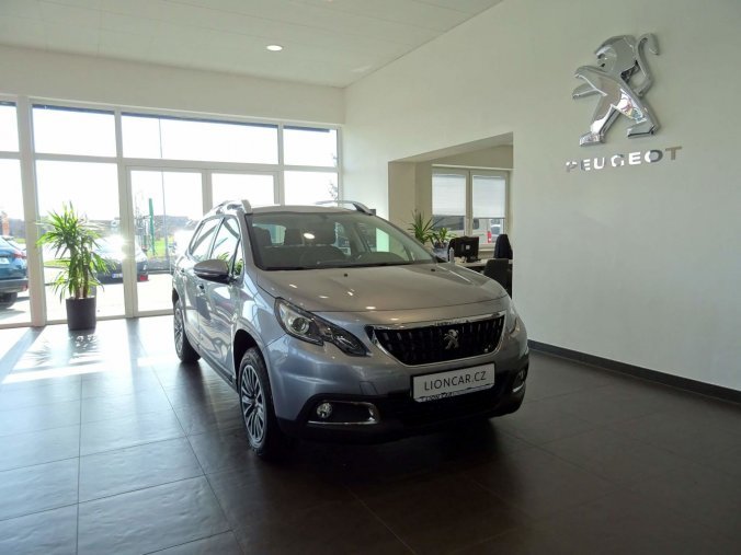 Peugeot 2008, ACTIVE 1.2i 82k park. kamera, barva stříbrná