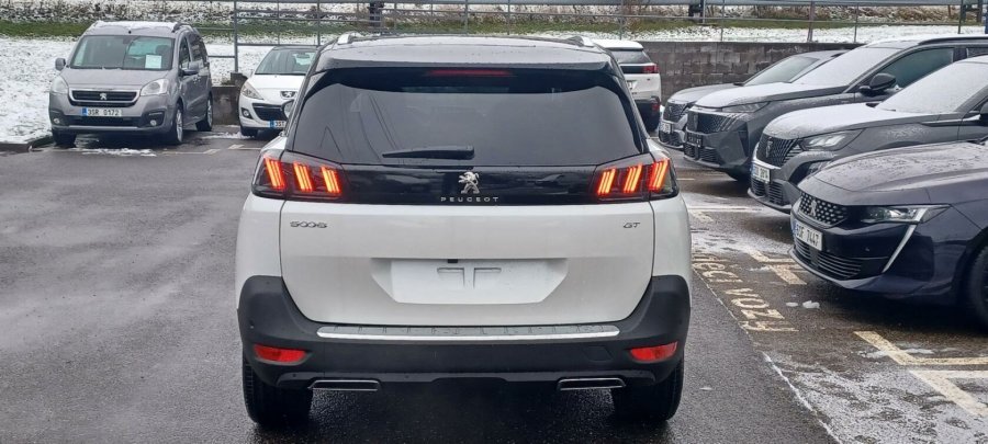 Peugeot 5008, Peugeot 5008 GT BlueHDi 130 S&S EAT8, barva bílá