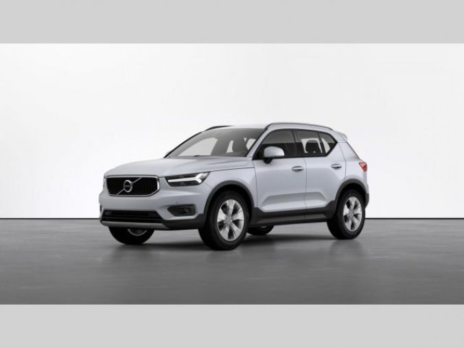 Volvo XC40, T3 1.5L 163 HP MOMENTUM PRO AT, barva stříbrná