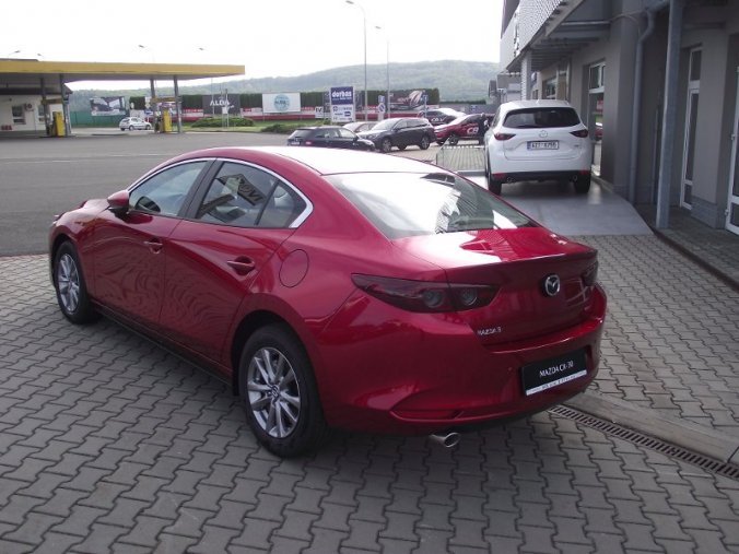 Mazda 3, Skyactiv G122, barva červená