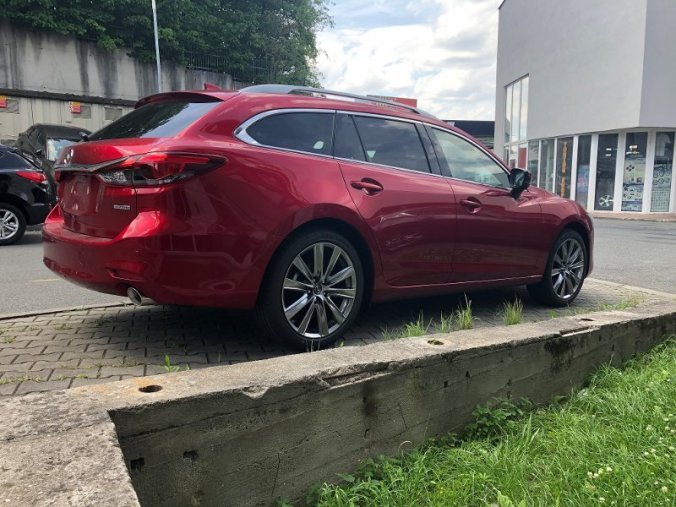 Mazda 6, 2.5i G 194K, barva červená