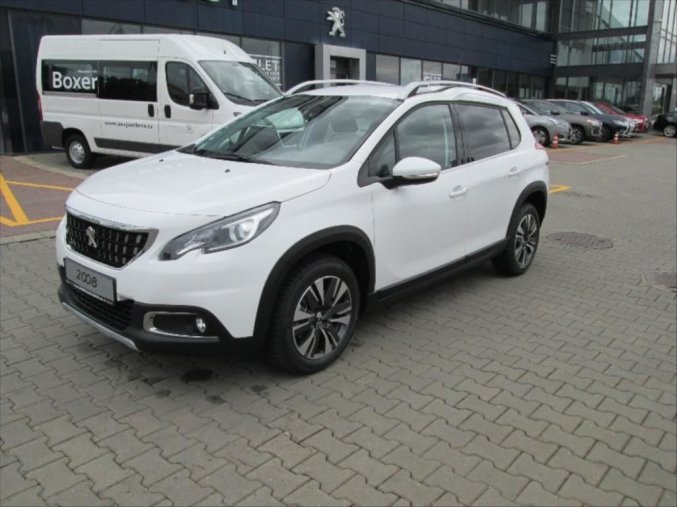 Peugeot 2008, 1.2 110k Allure S&S MAN6, barva bílá