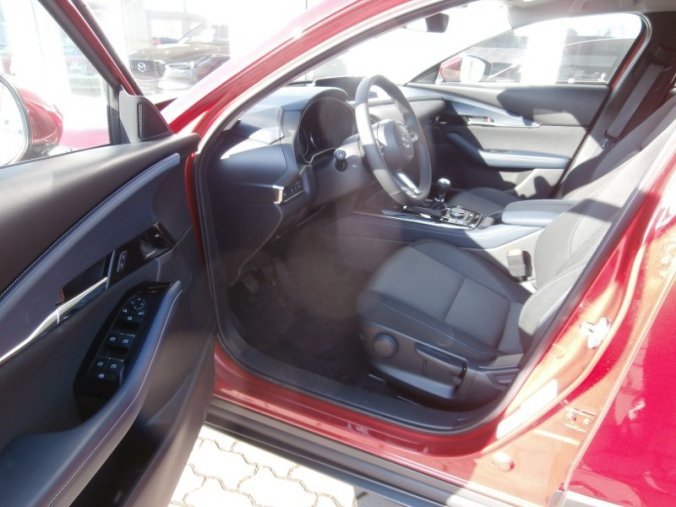 Mazda CX-30, 2,0i 122 PS, barva červená