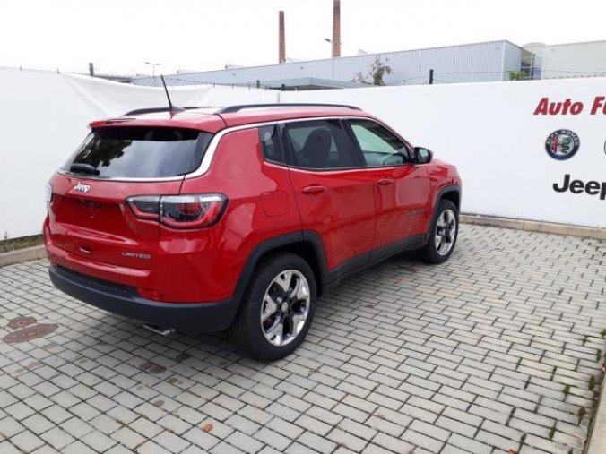 Jeep Compass, 1.4 140PS Limited  4x2 manuál, barva červená