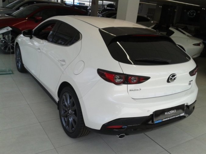 Mazda 3, 2,0i, barva bílá