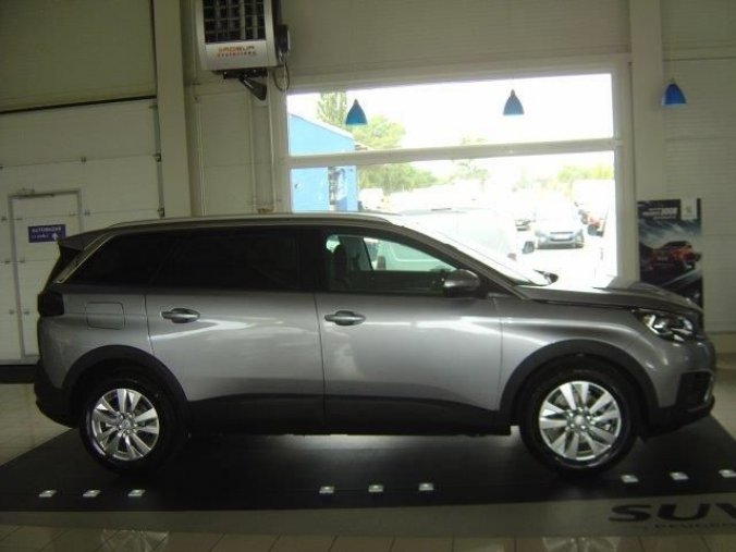 Peugeot 5008, Allure 1.5 BlueHDi 130 S&S MAN6, barva šedá