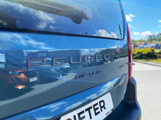 Peugeot Rifter, Peugeot Rifter ALLURE 1,5 HDi 130k MAN6 N1, barva modrá