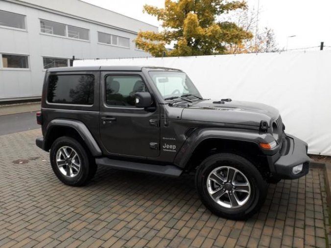 Jeep Wrangler, 2,0T 270 PS Sahara, barva šedá