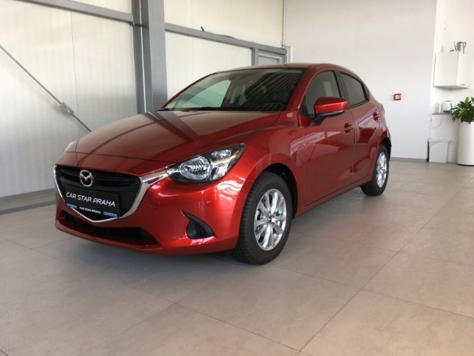 Mazda 2, 1.5i, barva červená