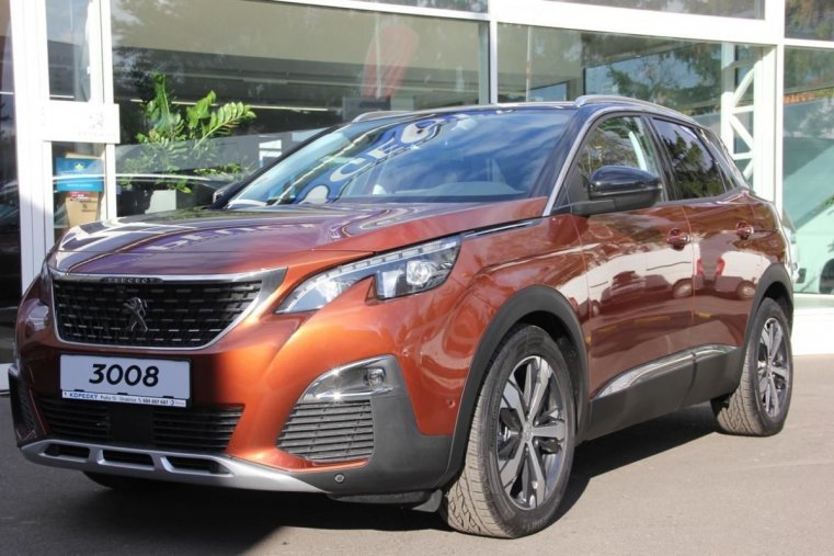 Peugeot 3008, ALLURE 1.5BlueHDi 130 EAT8, barva hnědá