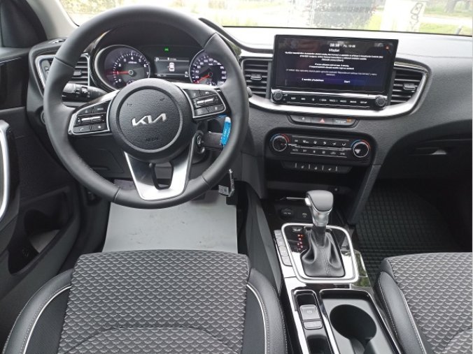 Kia XCeed, 1,5 T-GDi GPF 7DCT EXCLUSIVE, barva modrá