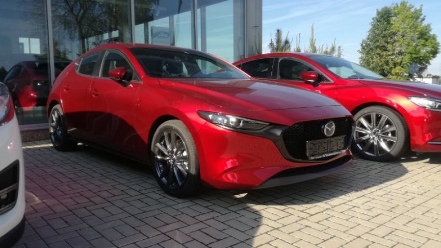 Mazda 3, 2,0 122k - k odběru v srpnu 2019, barva červená