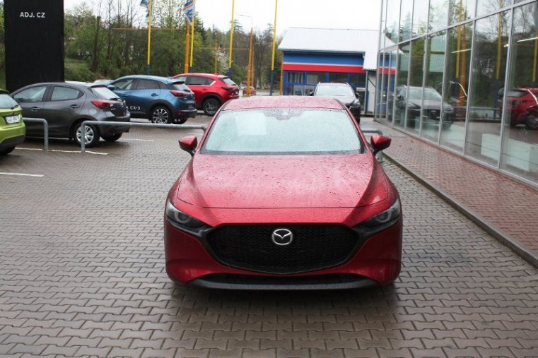 Mazda 3, SKYACTIV-G, barva červená