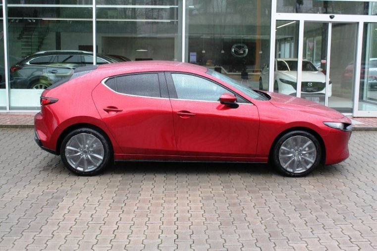 Mazda 3, SKYACTIV-G, barva červená