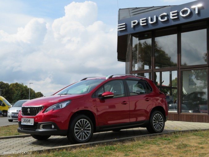 Peugeot 2008, ACTIVE 1.2 PureTech 82k M5, barva červená