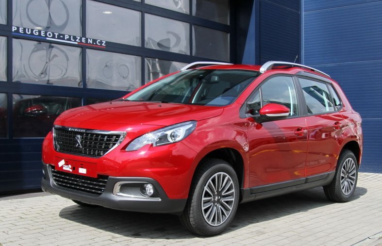 Peugeot 2008, Active 1.2 PureTech 110, barva červená