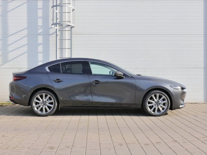 Mazda 3, 2,0 Skyactiv-X 132KW/180K 6MAN, barva šedá