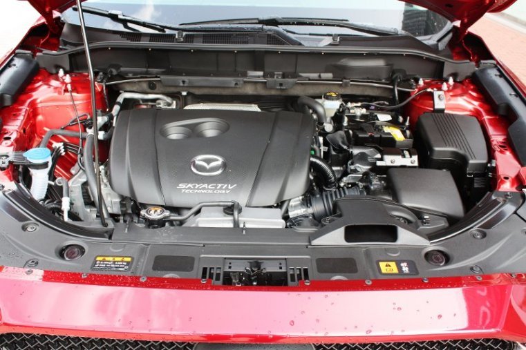 Mazda CX-5, SKYACTIV-G, barva červená