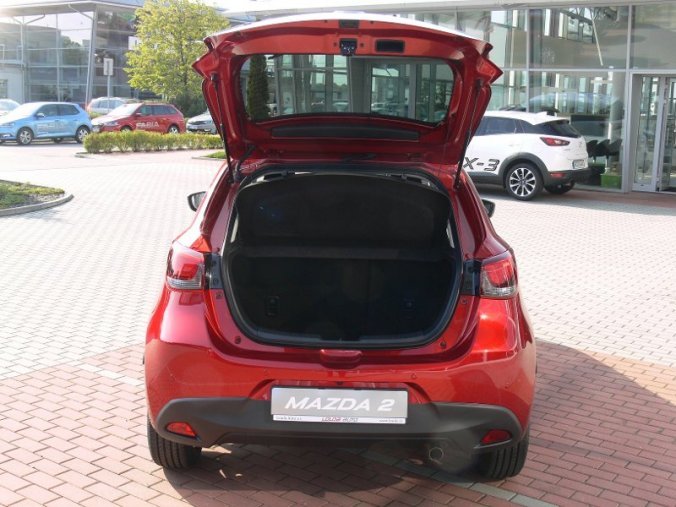 Mazda 2, 1.5 Skyactiv G90, barva červená