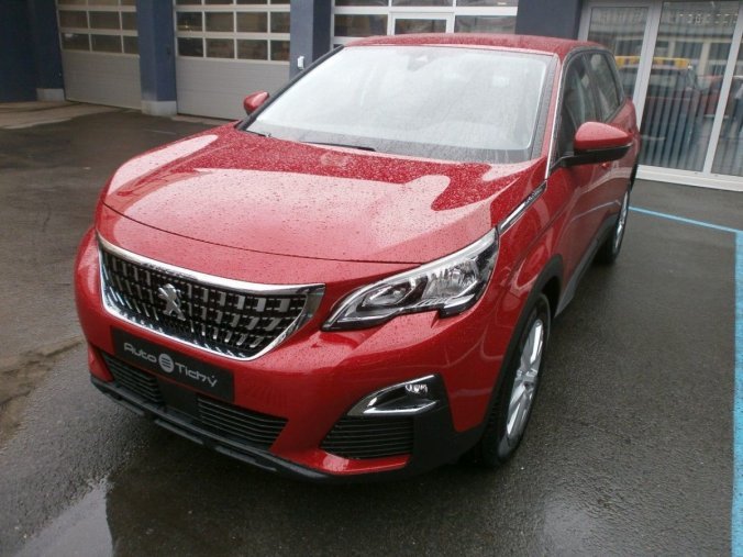 Peugeot 5008, Active 1,2 PureTech 130 96 kW, barva červená