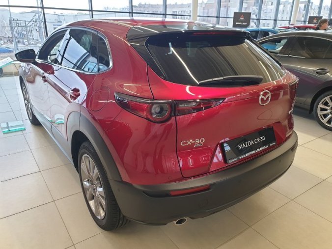 Mazda CX-30, Skyactiv-G 122, barva červená