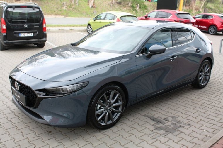 Mazda 3, SKYACTIV-G, barva šedá