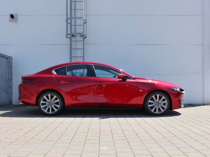 Mazda 3, 2,0 Skyactiv-G 122k/90kW MAN, barva červená