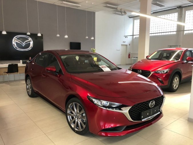 Mazda 3, 2.0i G 122K, barva červená