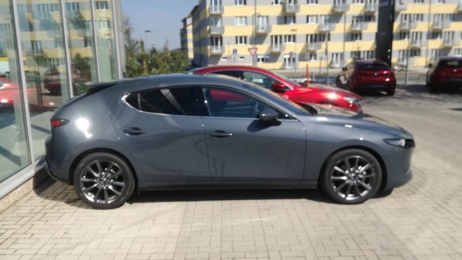 Mazda 3, 2,0 122k - odběr od 03/2020, barva šedá