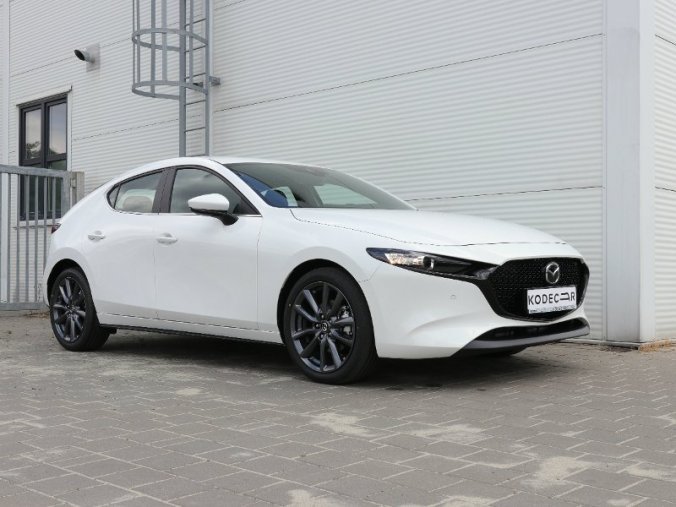 Mazda 3, Skyaktiv G122 MAN Plus, barva bílá