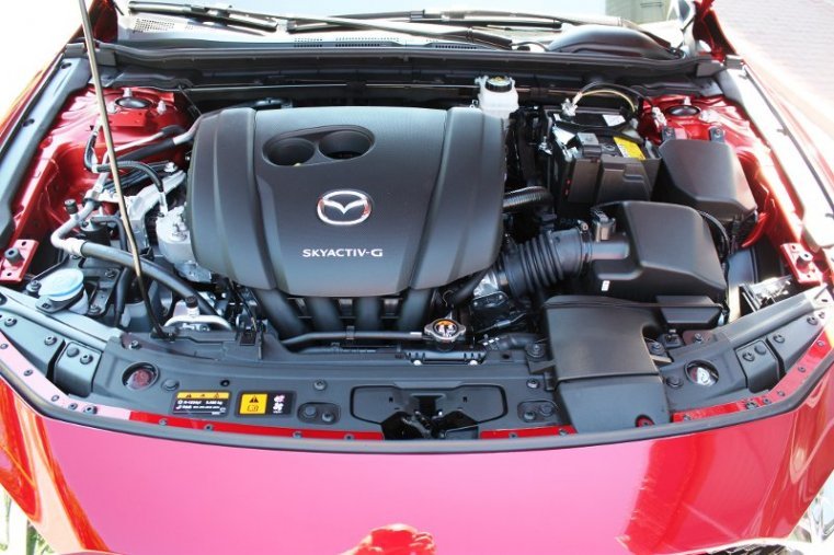 Mazda 3, SKYACTIV-G, barva červená