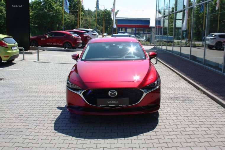 Mazda 3, SKYACTIV-G, barva červená