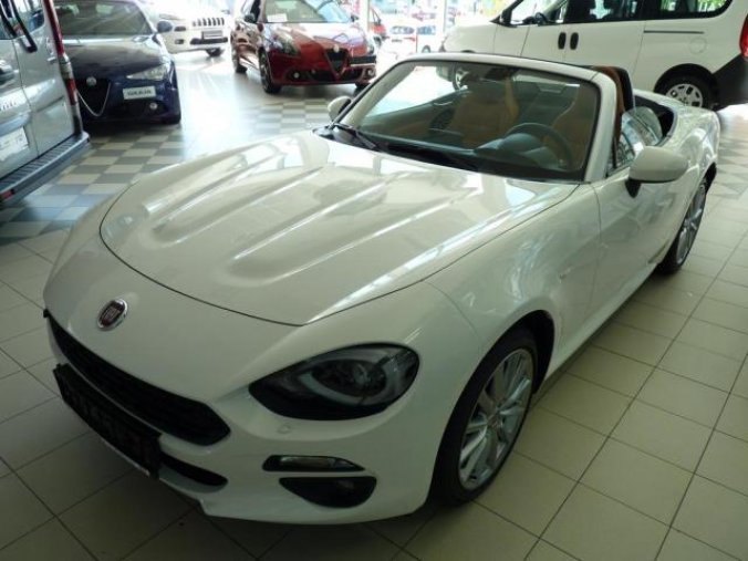 Fiat 124 Spider, 1.4 140k MT Lusso, barva bílá