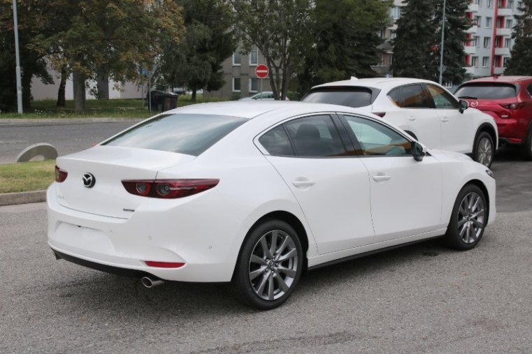 Mazda 3, 2,0 Skyactiv-G 122k, barva bílá