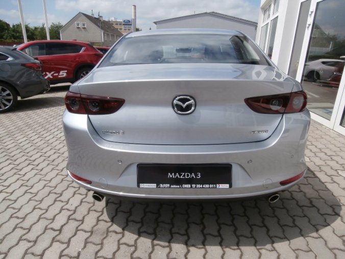 Mazda 3, Skyactiv G122, barva stříbrná