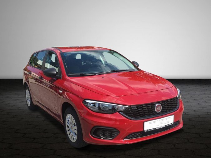 Fiat Tipo, ITALIA 1.4 95k E6D, barva červená