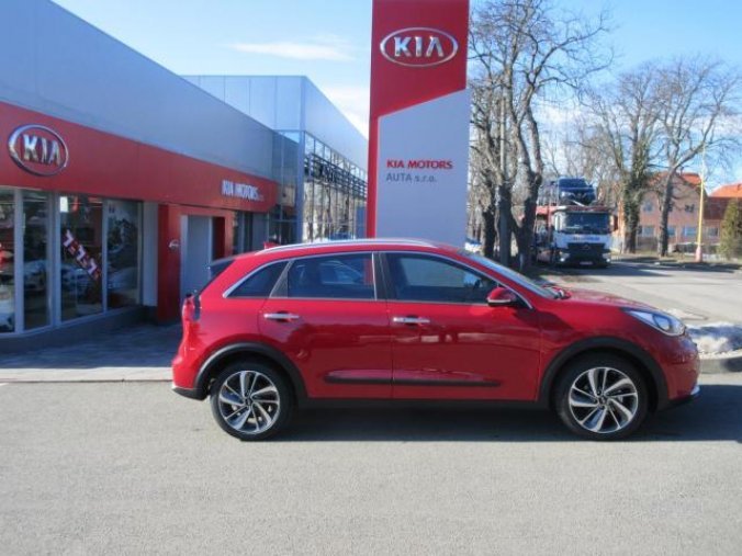 Kia Niro, 1.6 GDi 6 DCT HEV EXCLUSIVE, barva červená