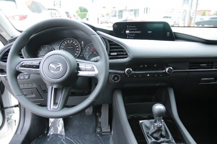 Mazda 3, 2,0 Skyactiv-G 122k, barva bílá