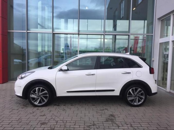 Kia Niro, 1,6 GDi HEV 6DCT HEV Exclusive, barva bílá