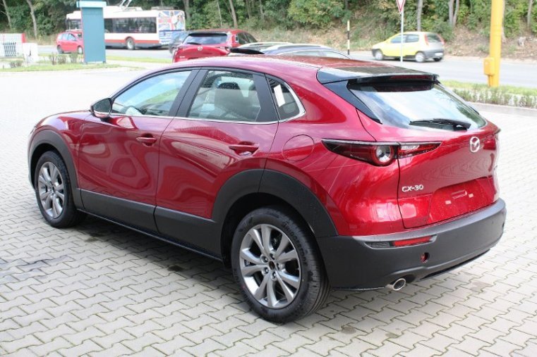 Mazda CX-30, SKYACTIV-G, barva červená