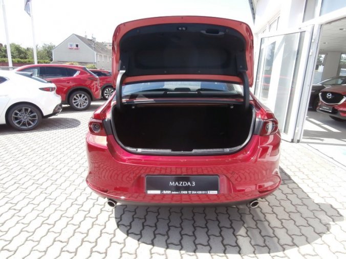 Mazda 3, Skyactiv G122, barva červená