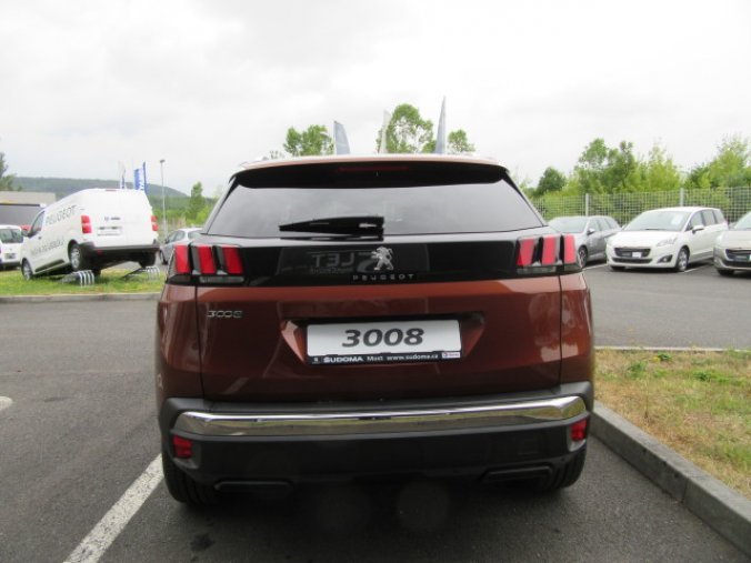 Peugeot 3008, ALLURE 1.2 PureTech 130k MAN6, barva hnědá